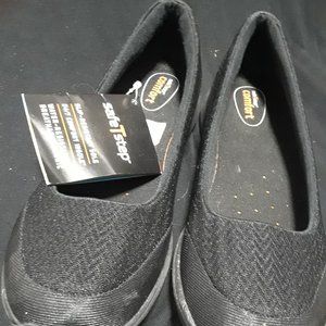 Comfort shoes. New wiyh tags. Soze 8